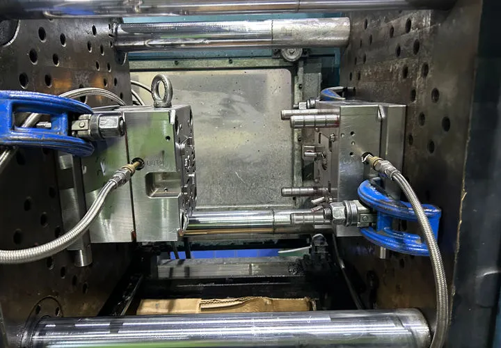 plastic molding types