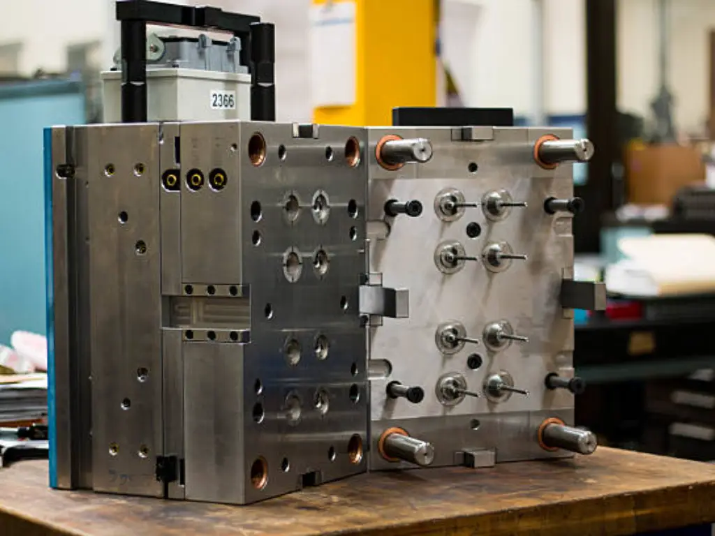 injection mold tooling